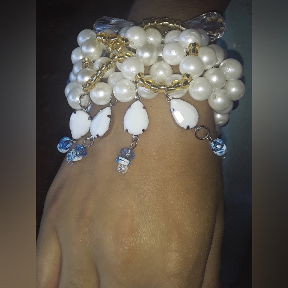 Elegant Handmade Faux Pearl Bracelet w/ Frost Glass Beads - Picture 10 of 17